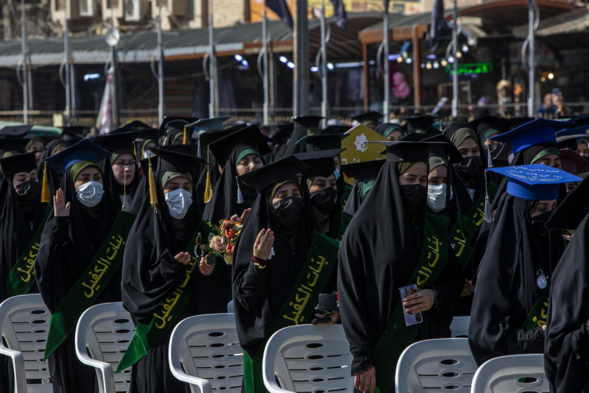 من نور فاطمة نضيء العالم: آلاف الخريجات يحتفلن بتخرجهن في كربلاء
